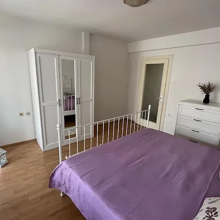 Marvis Stone House Apartment Kastela