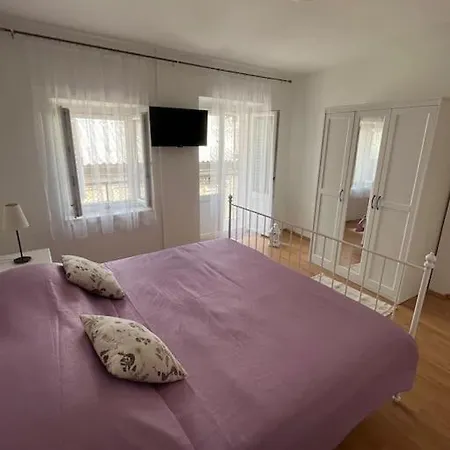 Marvis Stone House * Kastela