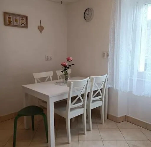 Marvis Stone House Apartman *
